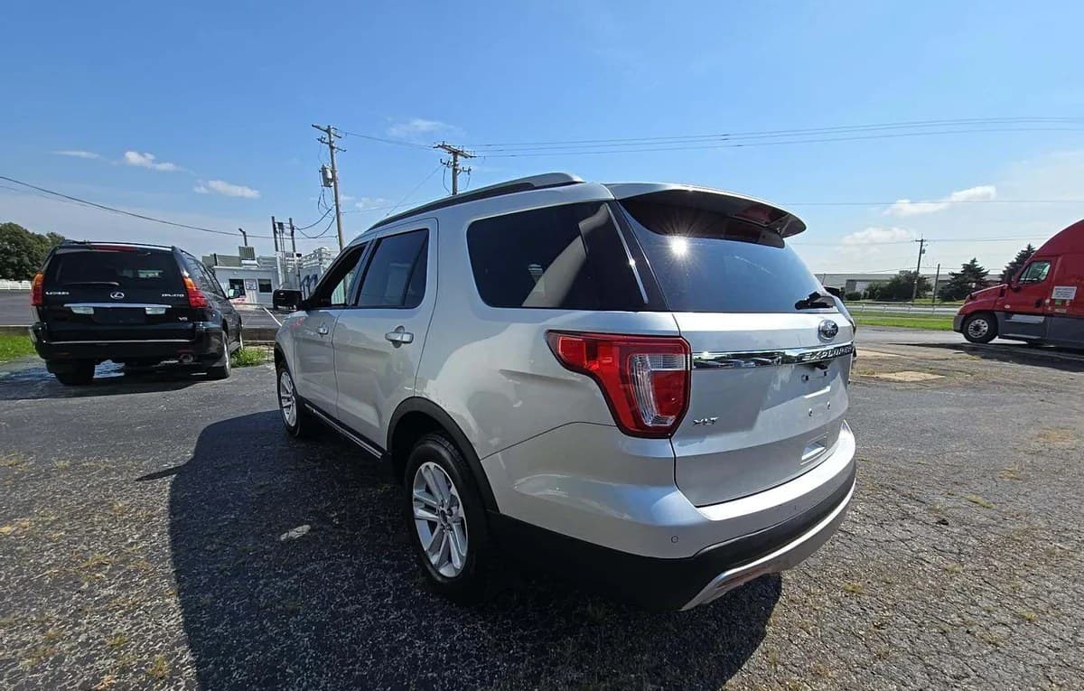 2017 FORD EXPLORER XLT 3