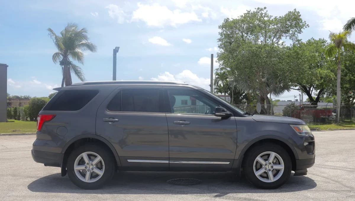 2018 FORD EXPLORER XLT 4
