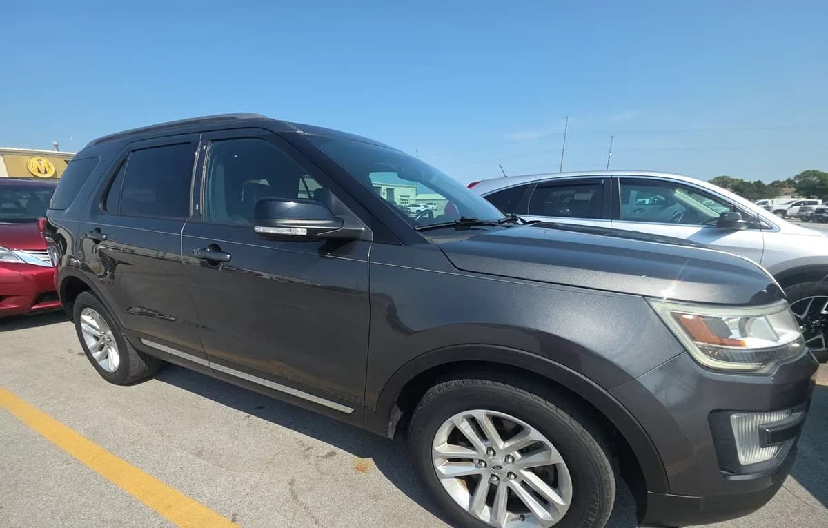 2017 FORD EXPLORER XLT 4