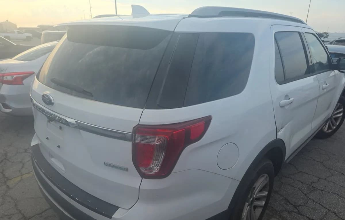 2017 FORD EXPLORER XLT 4
