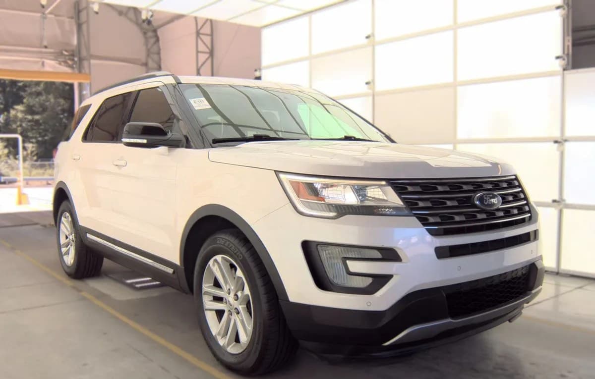 2017 FORD EXPLORER XLT 4