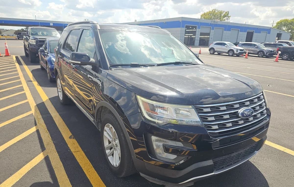 2017 FORD EXPLORER XLT 4