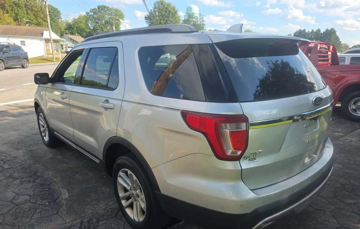 2017 FORD EXPLORER XLT 2