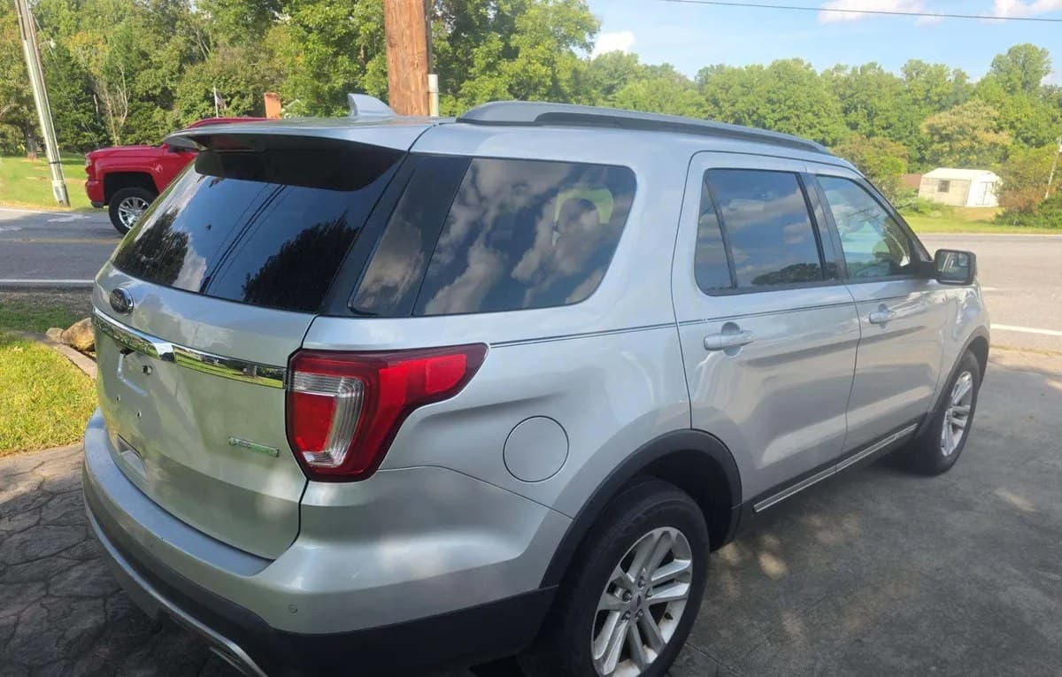 2017 FORD EXPLORER XLT 3