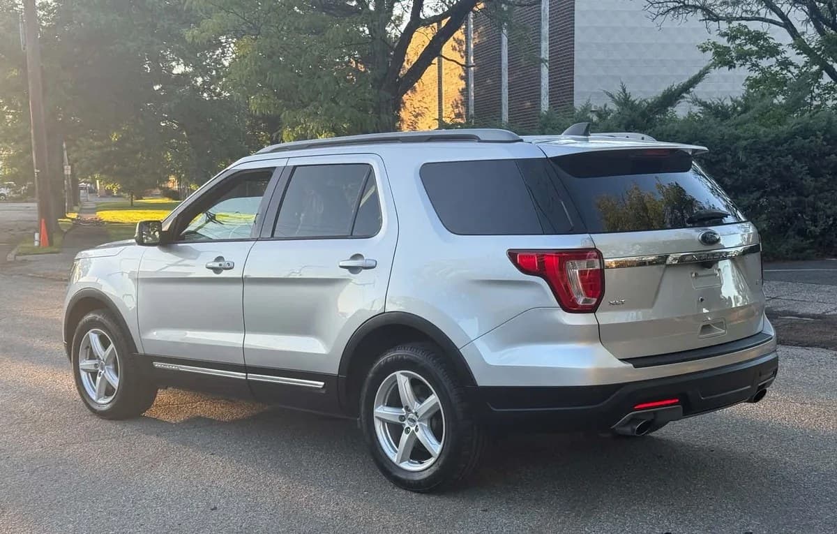 2018 FORD EXPLORER XLT 4