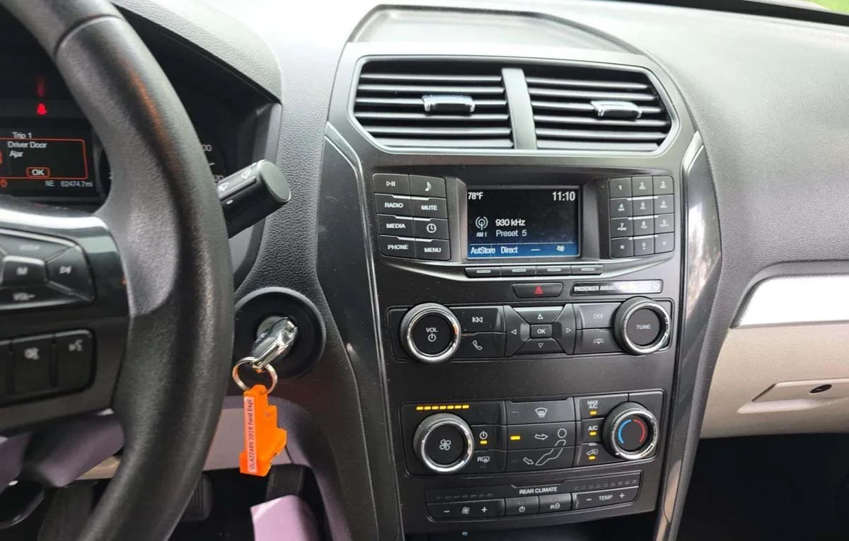 2019 FORD EXPLORER Base 7