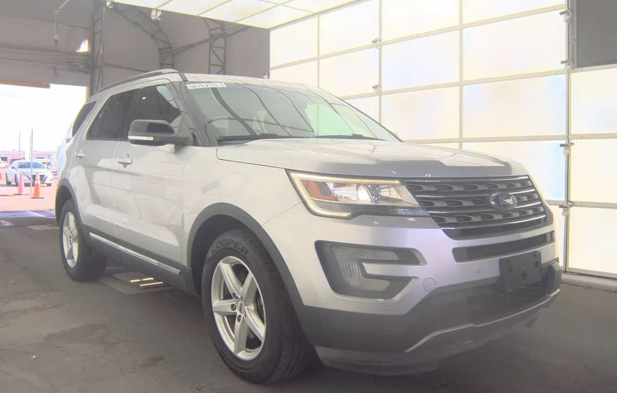 2017 FORD EXPLORER XLT 4