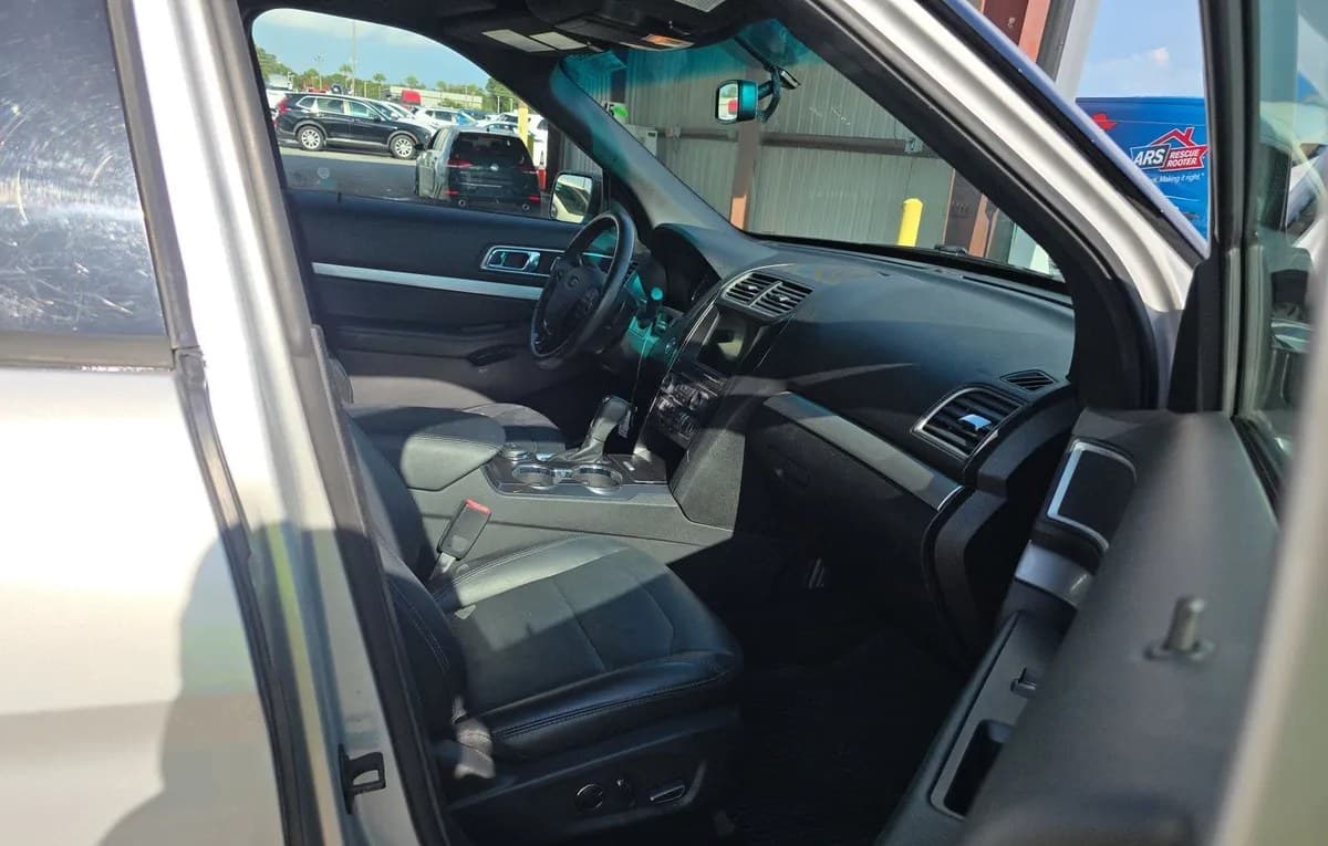 2017 FORD EXPLORER XLT 5