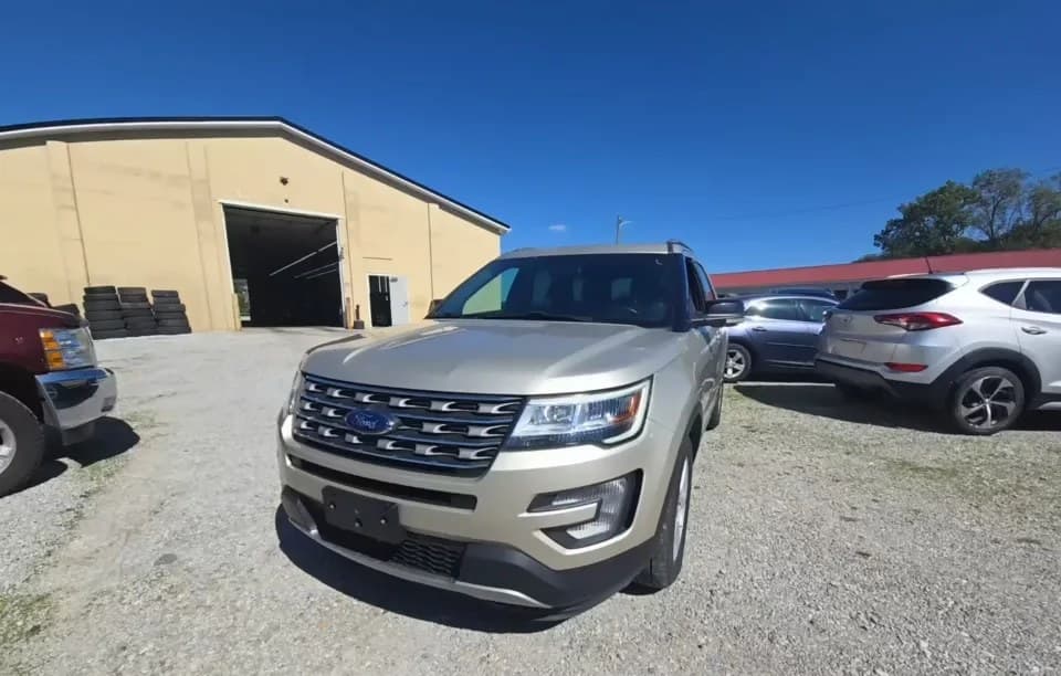 2017 FORD EXPLORER XLT 1