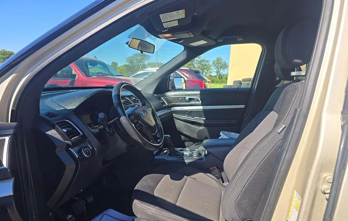 2017 FORD EXPLORER XLT 4