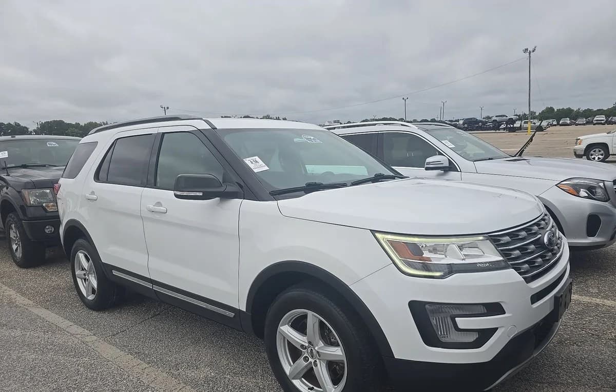 2017 FORD EXPLORER XLT 4