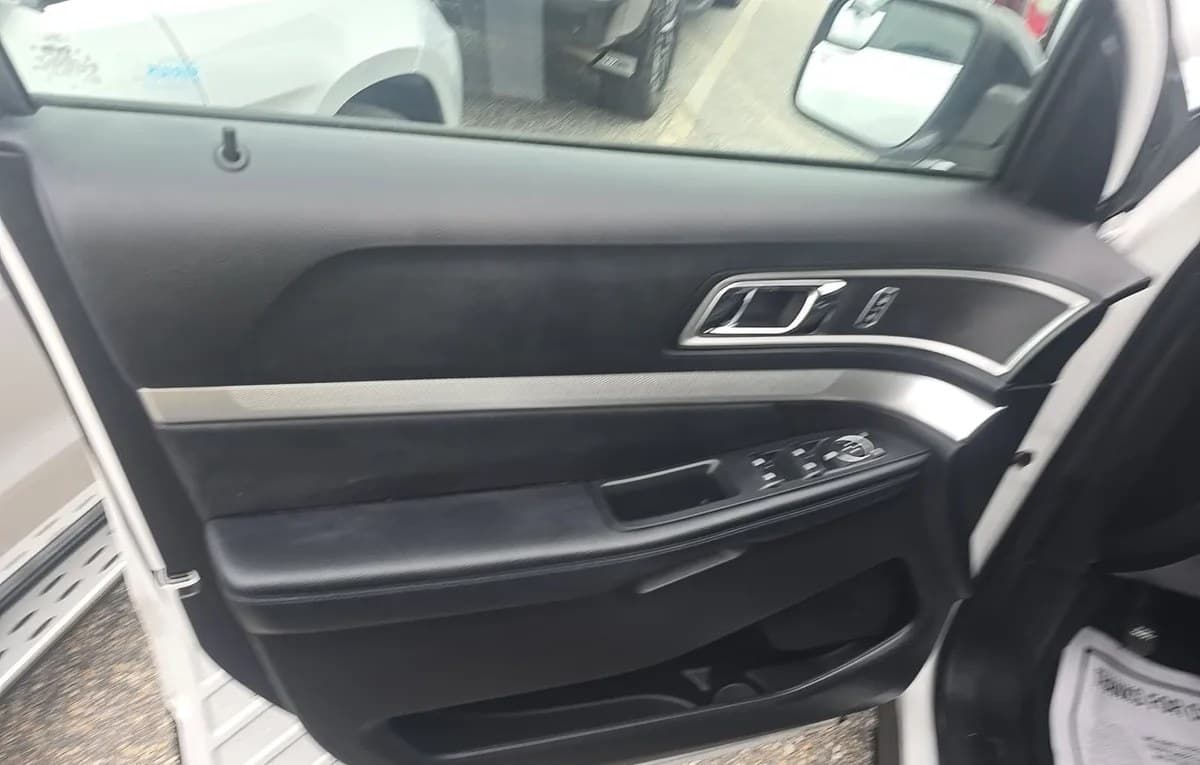2017 FORD EXPLORER XLT 6