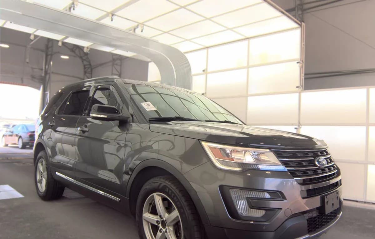 2017 FORD EXPLORER XLT 4
