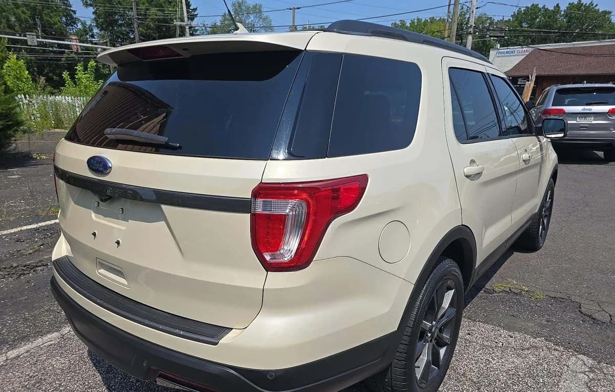2018 FORD EXPLORER XLT 4
