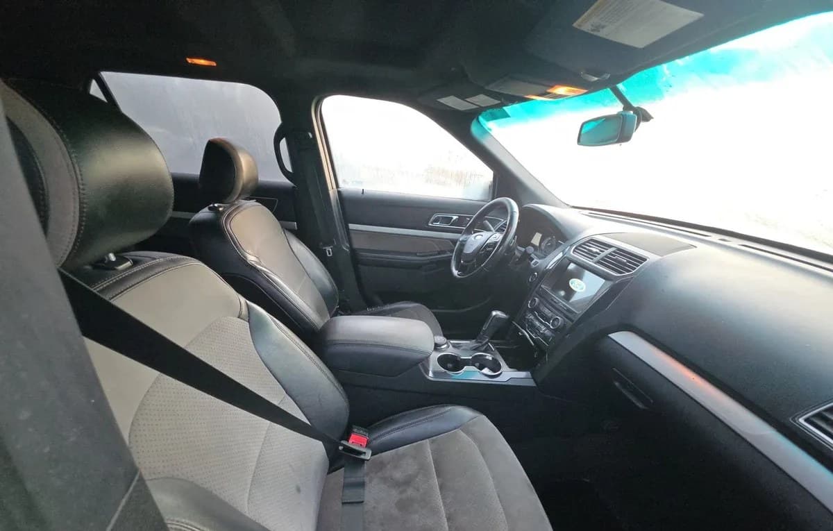 2017 FORD EXPLORER XLT 5