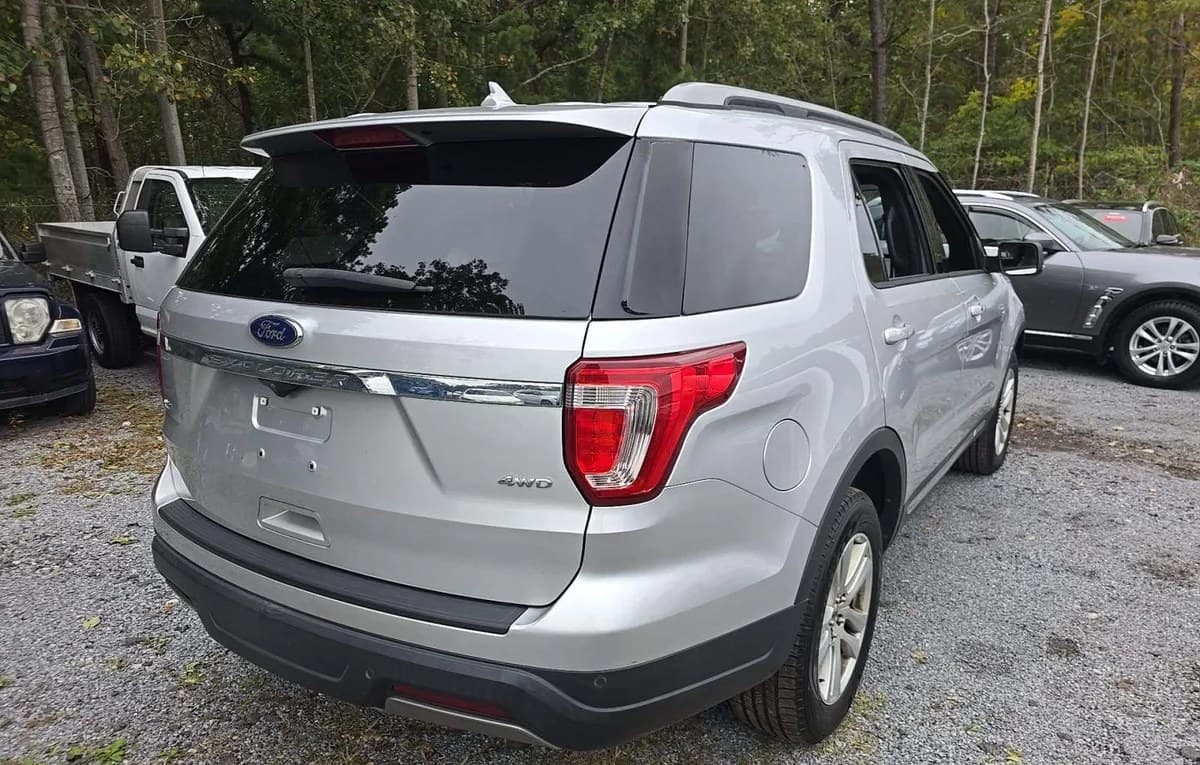 2019 FORD EXPLORER XLT 4