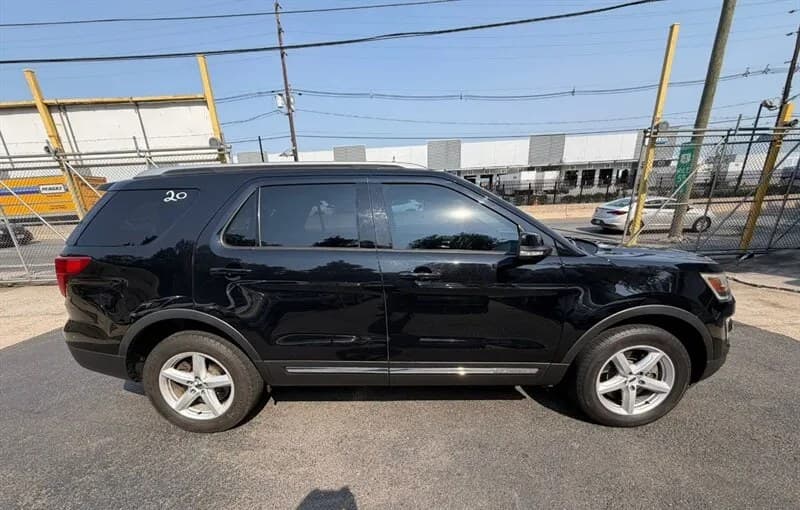 2017 FORD EXPLORER XLT 3
