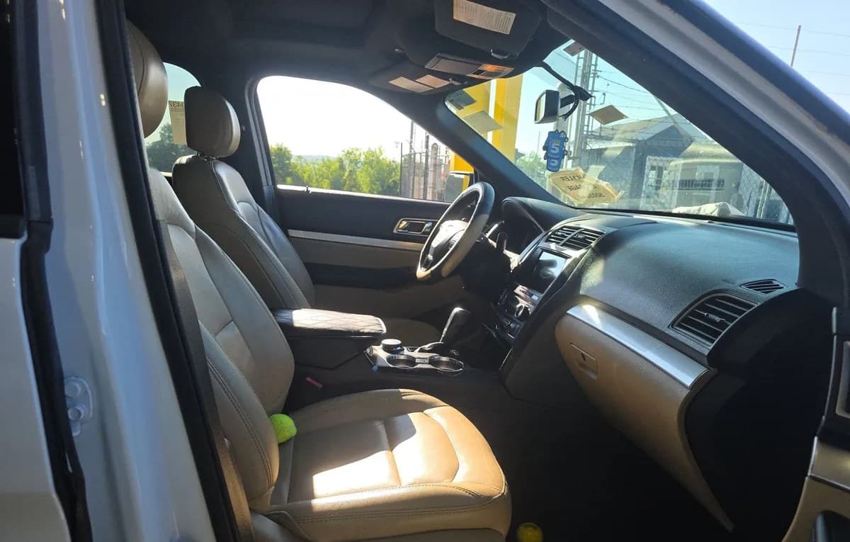 2017 FORD EXPLORER XLT 4