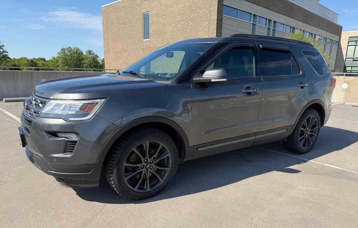 2018 FORD EXPLORER XLT 2