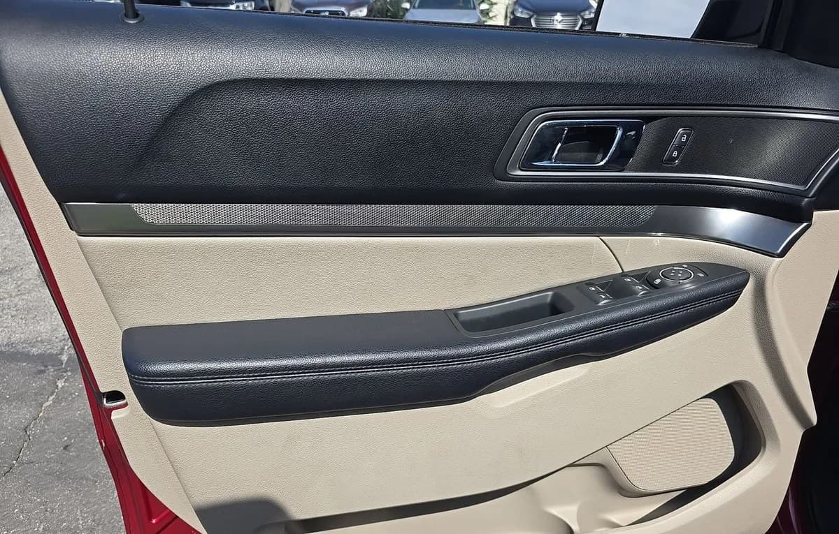 2019 FORD EXPLORER XLT 6