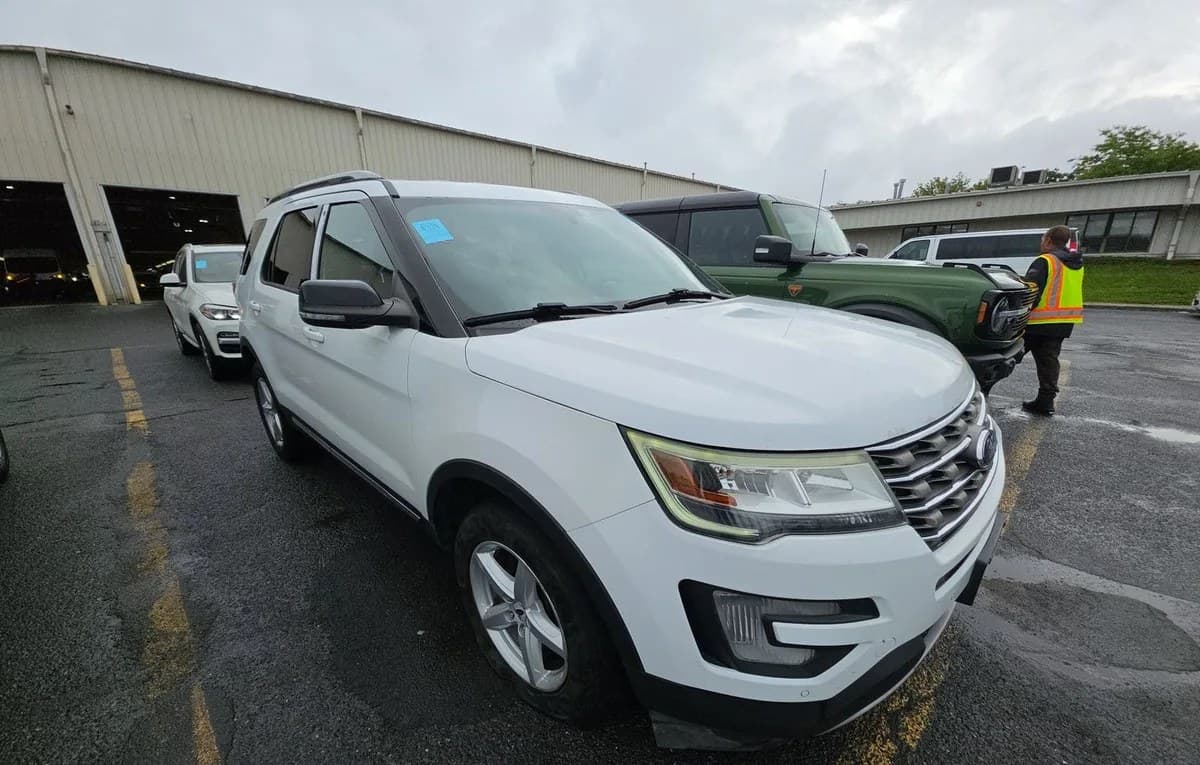 2017 FORD EXPLORER XLT 3