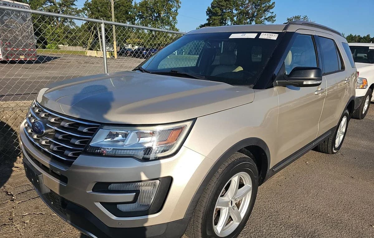 2017 FORD EXPLORER XLT 2