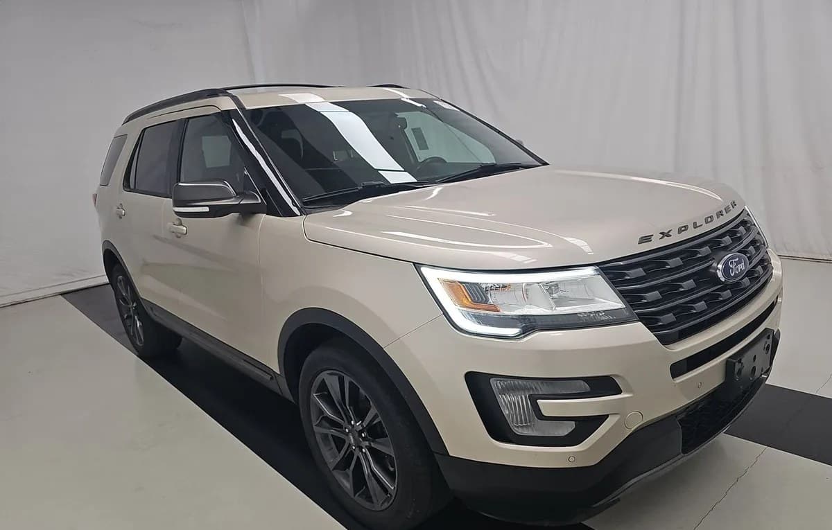2017 FORD EXPLORER XLT 4