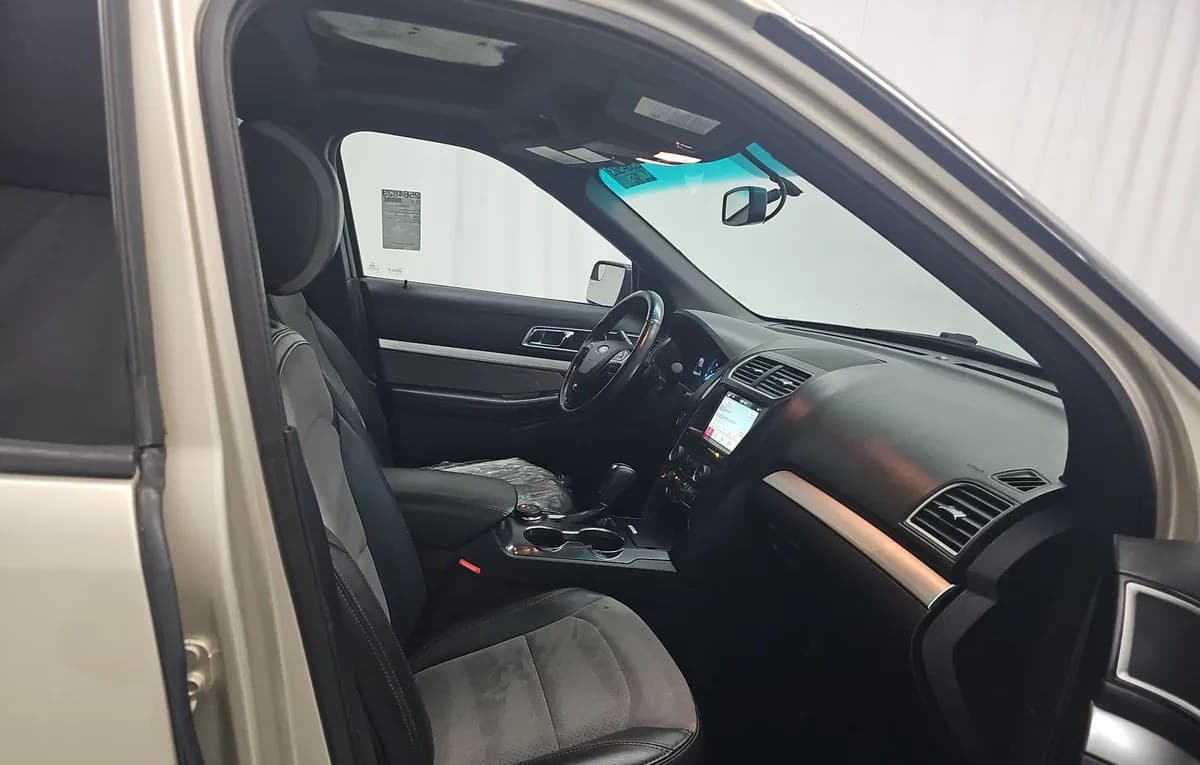 2017 FORD EXPLORER XLT 5