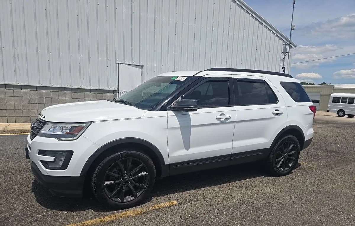 2017 FORD EXPLORER XLT 2