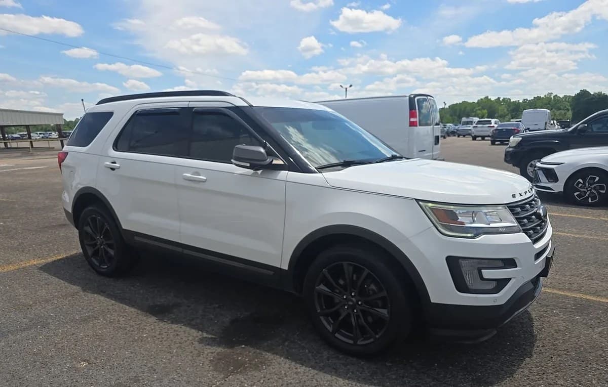 2017 FORD EXPLORER XLT 4