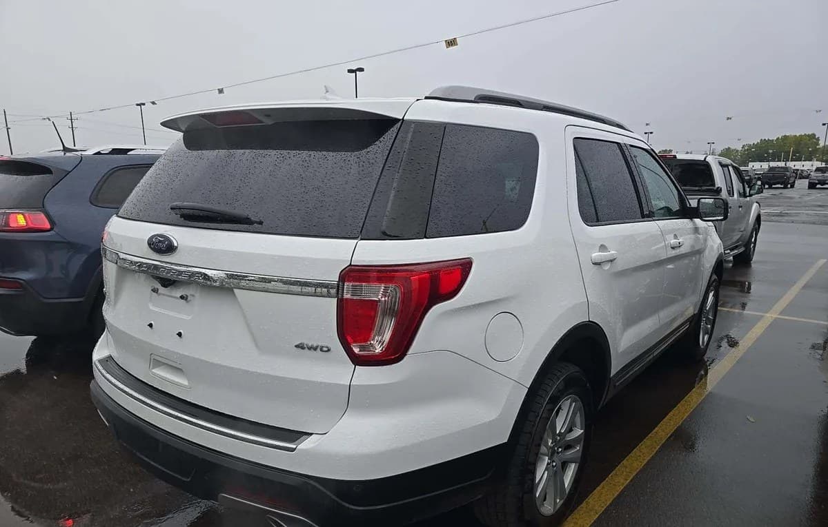 2018 FORD EXPLORER XLT 4
