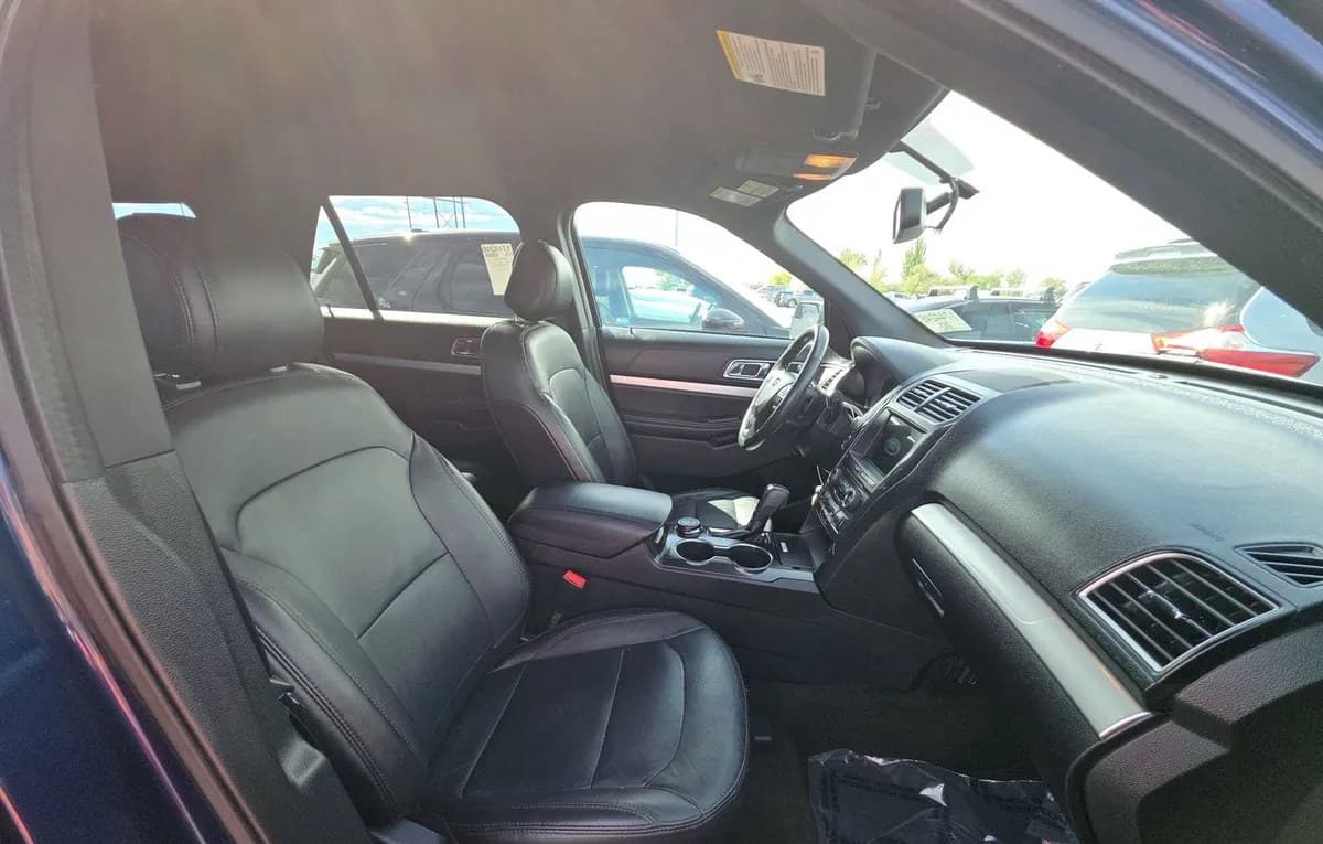 2017 FORD EXPLORER XLT 4