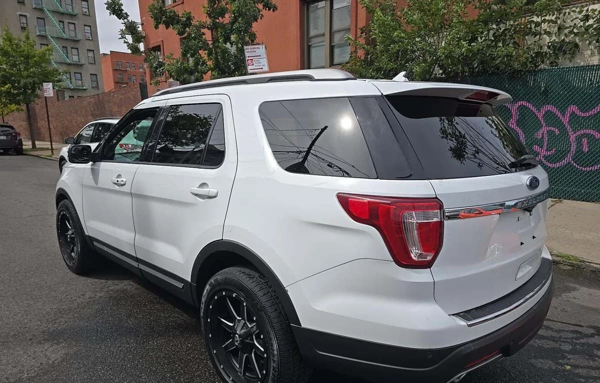 2018 FORD EXPLORER XLT 2