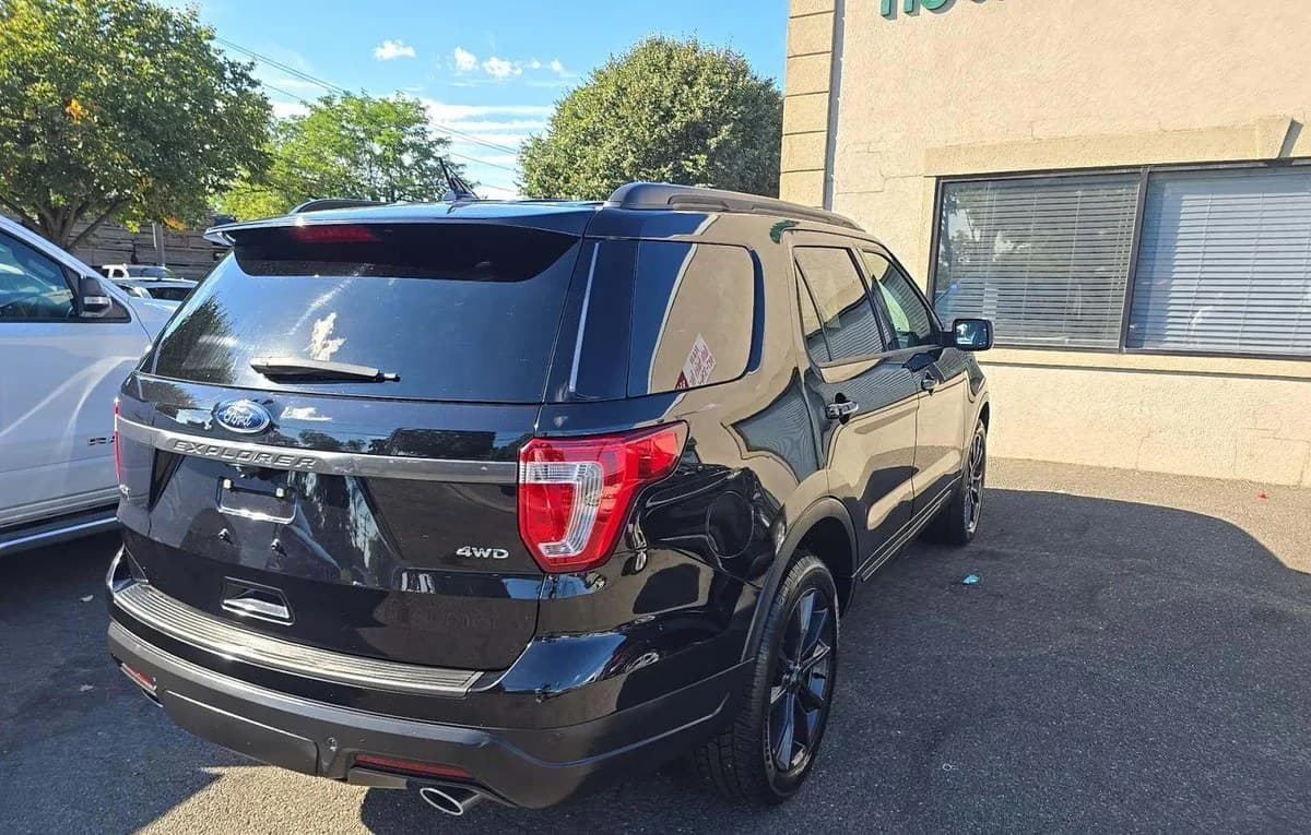 2019 FORD EXPLORER XLT 4