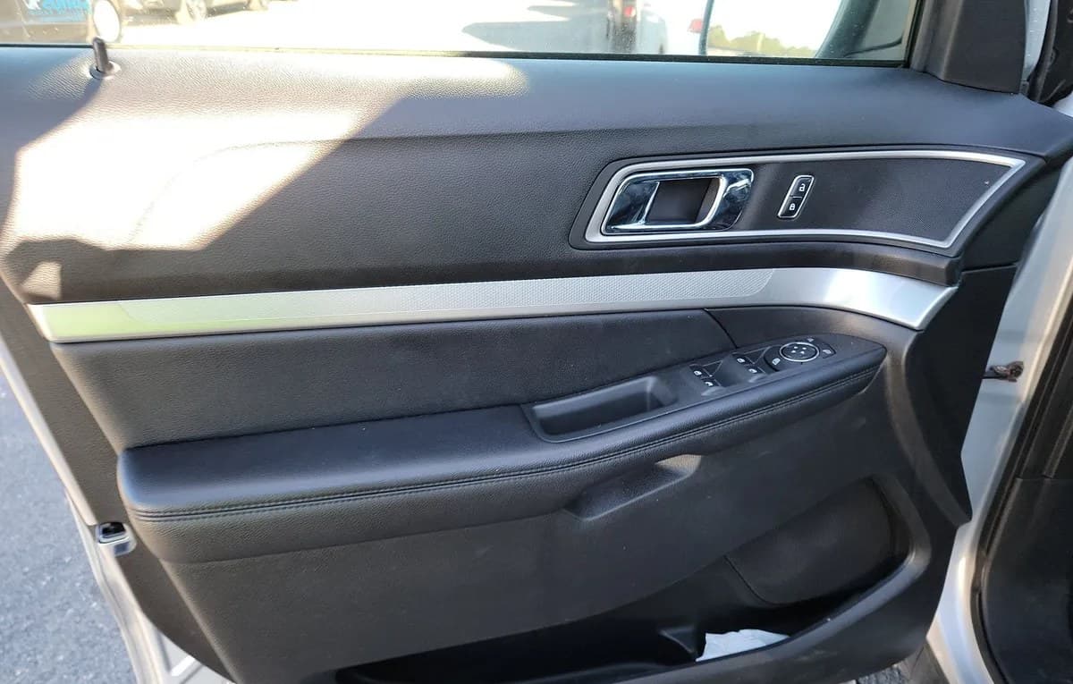 2017 FORD EXPLORER XLT 5