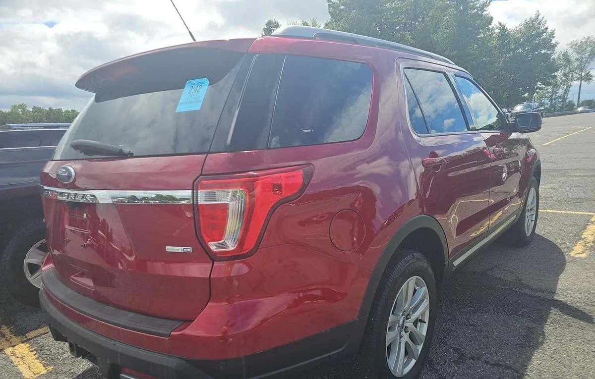 2019 FORD EXPLORER XLT 4