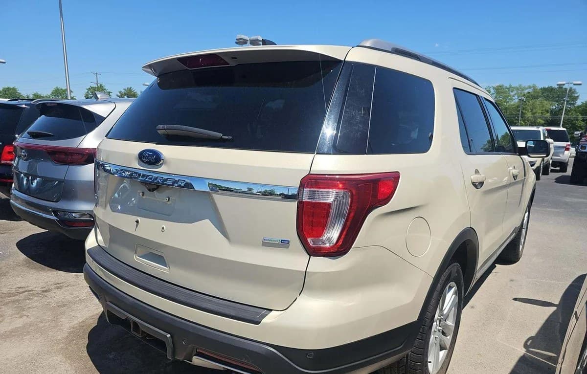 2018 FORD EXPLORER XLT 4