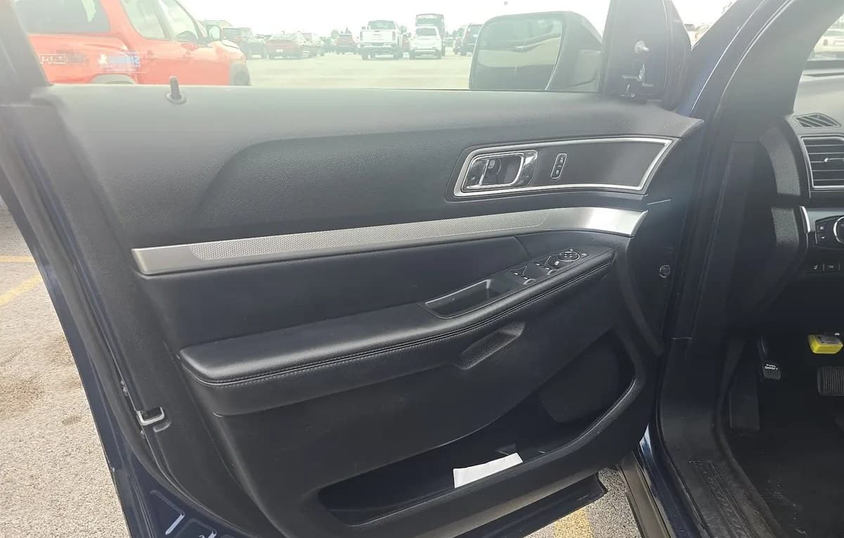 2017 FORD EXPLORER XLT 5