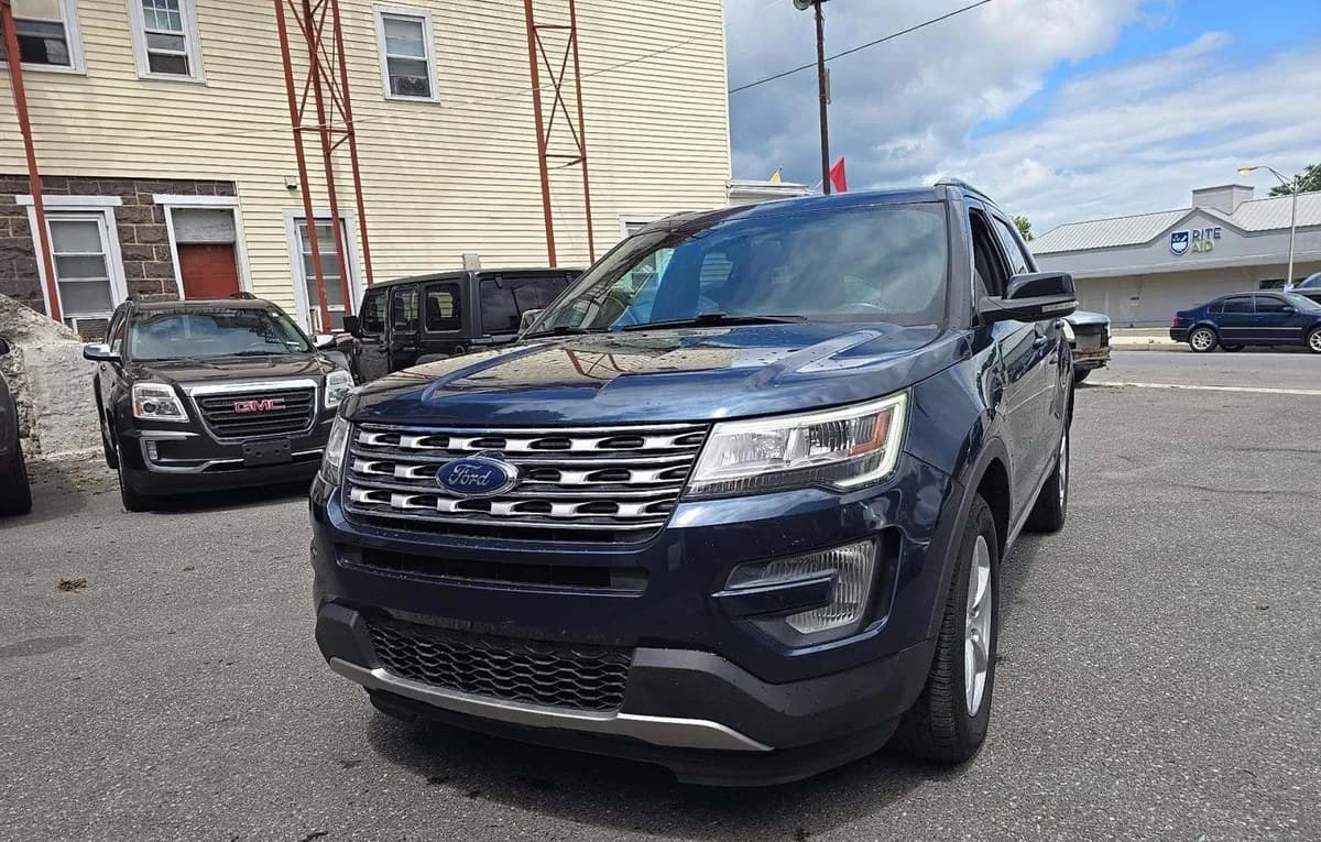 2017 FORD EXPLORER XLT 2