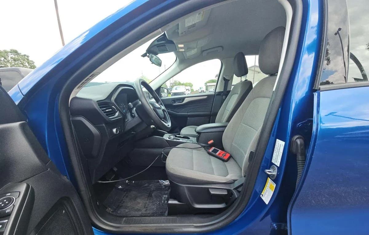 2022 FORD ESCAPE S 4