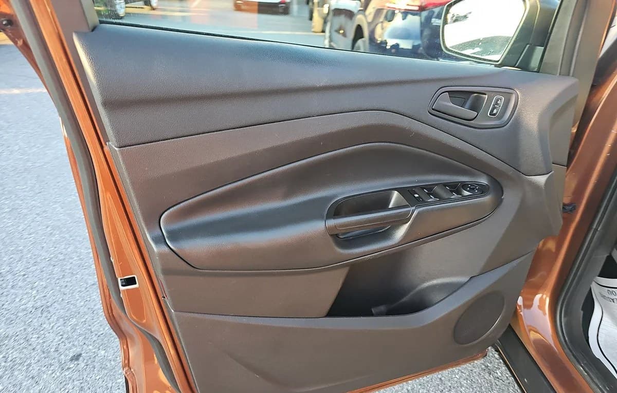 2017 FORD ESCAPE S 5