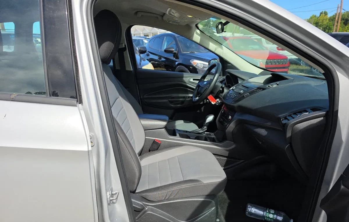 2017 FORD ESCAPE S 5