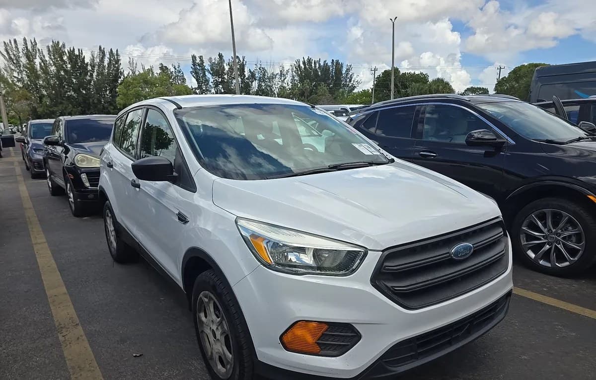 2017 FORD ESCAPE S 4