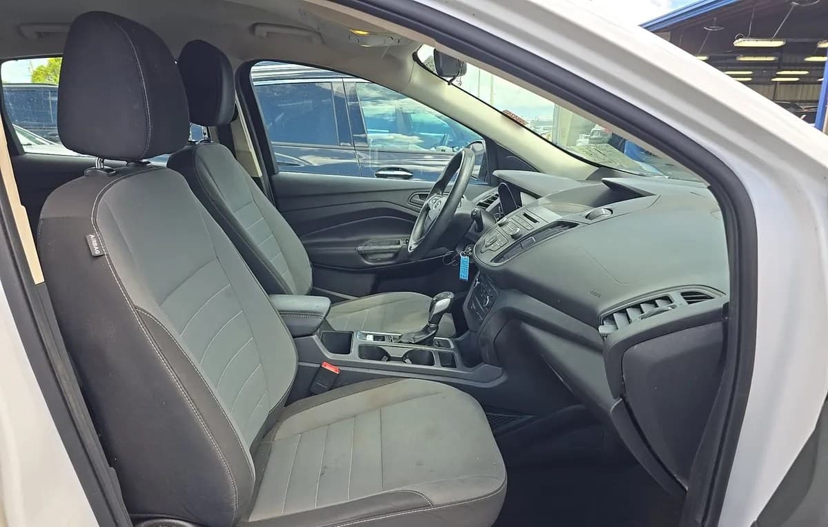 2017 FORD ESCAPE S 5