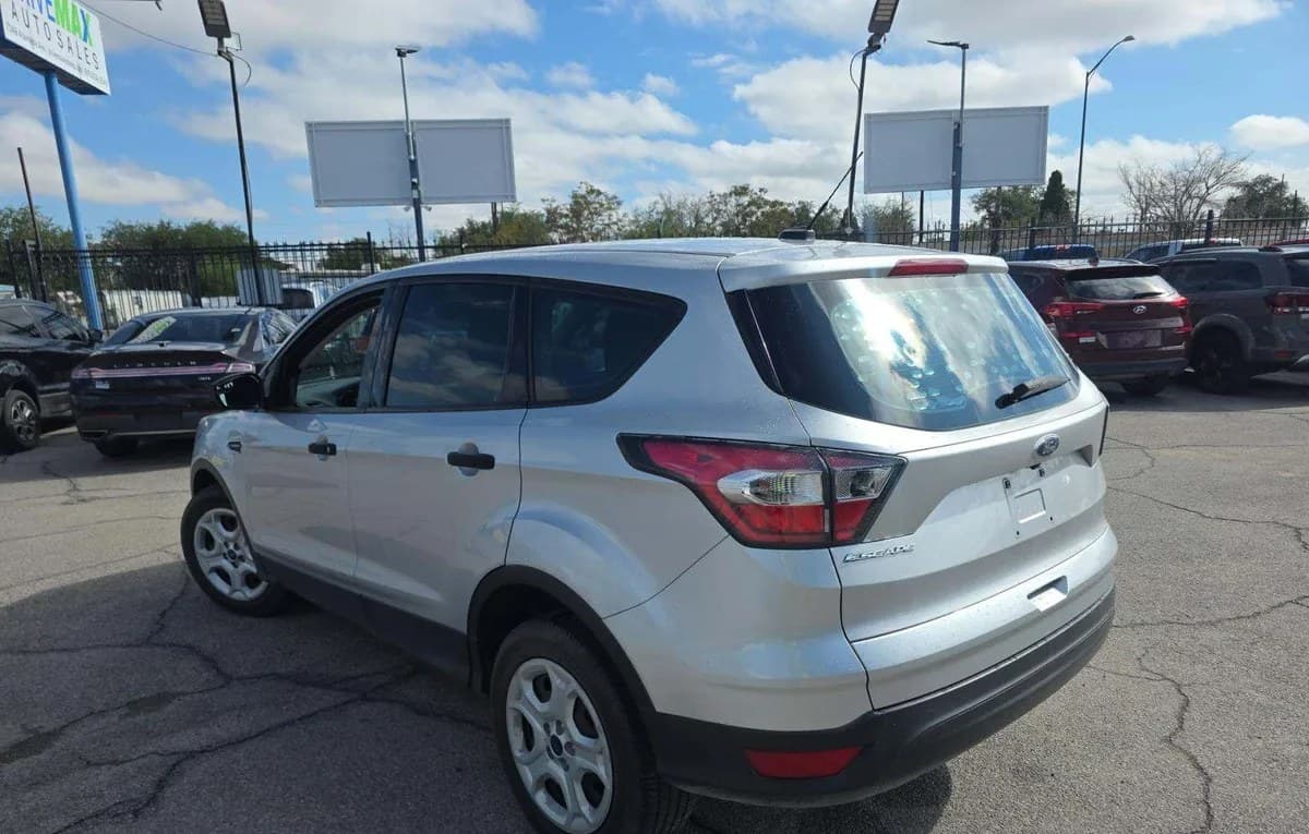 2017 FORD ESCAPE S 3