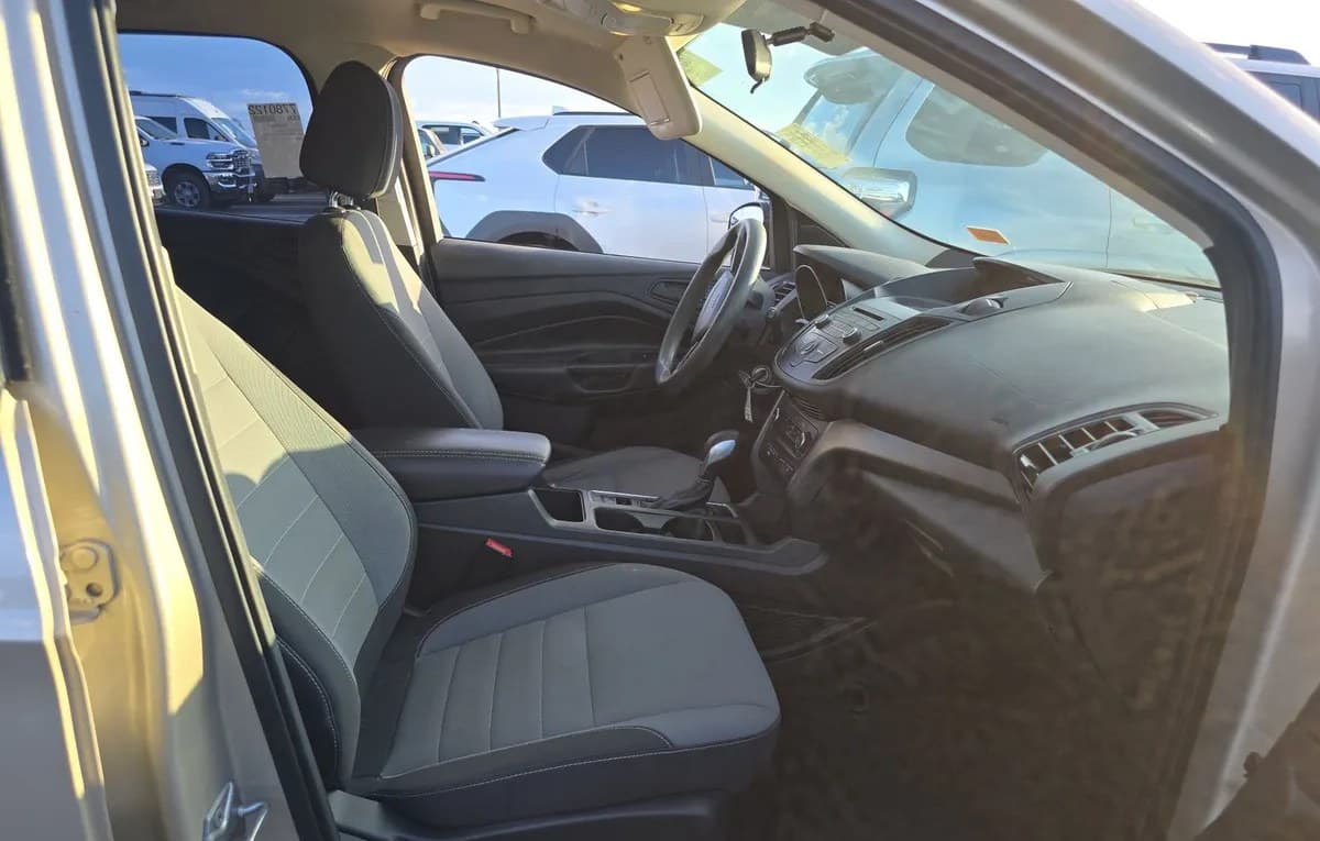 2017 FORD ESCAPE S 4