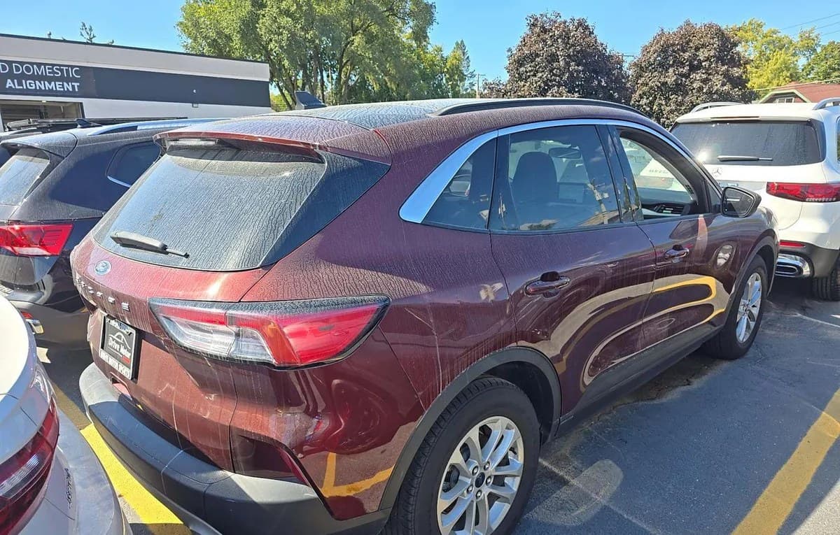 2021 FORD ESCAPE SE 4