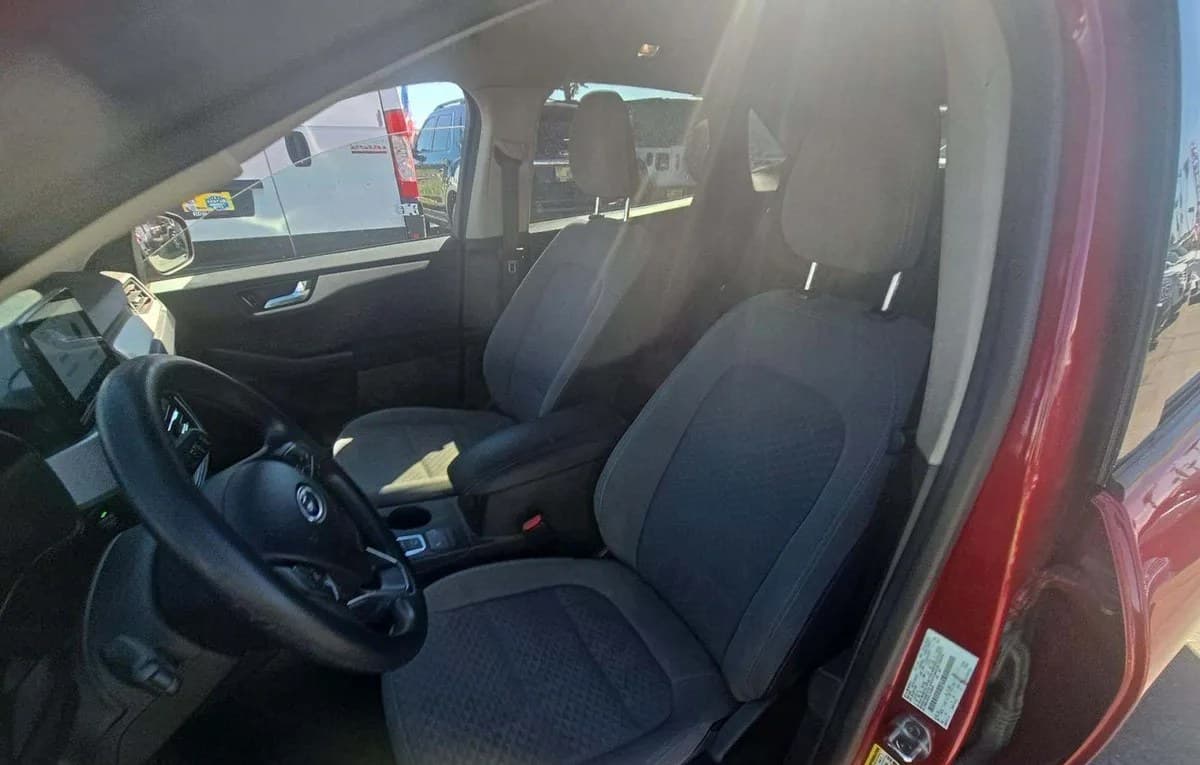 2020 FORD ESCAPE SE 4