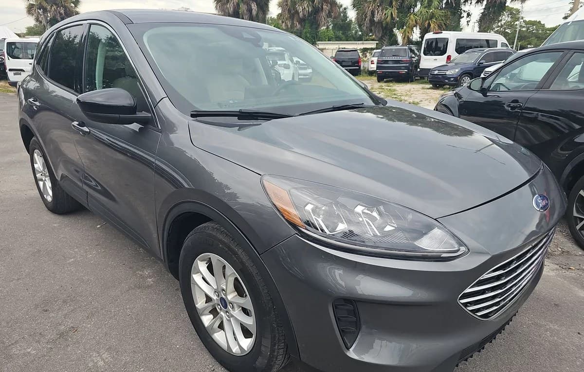 2022 FORD ESCAPE SE 4