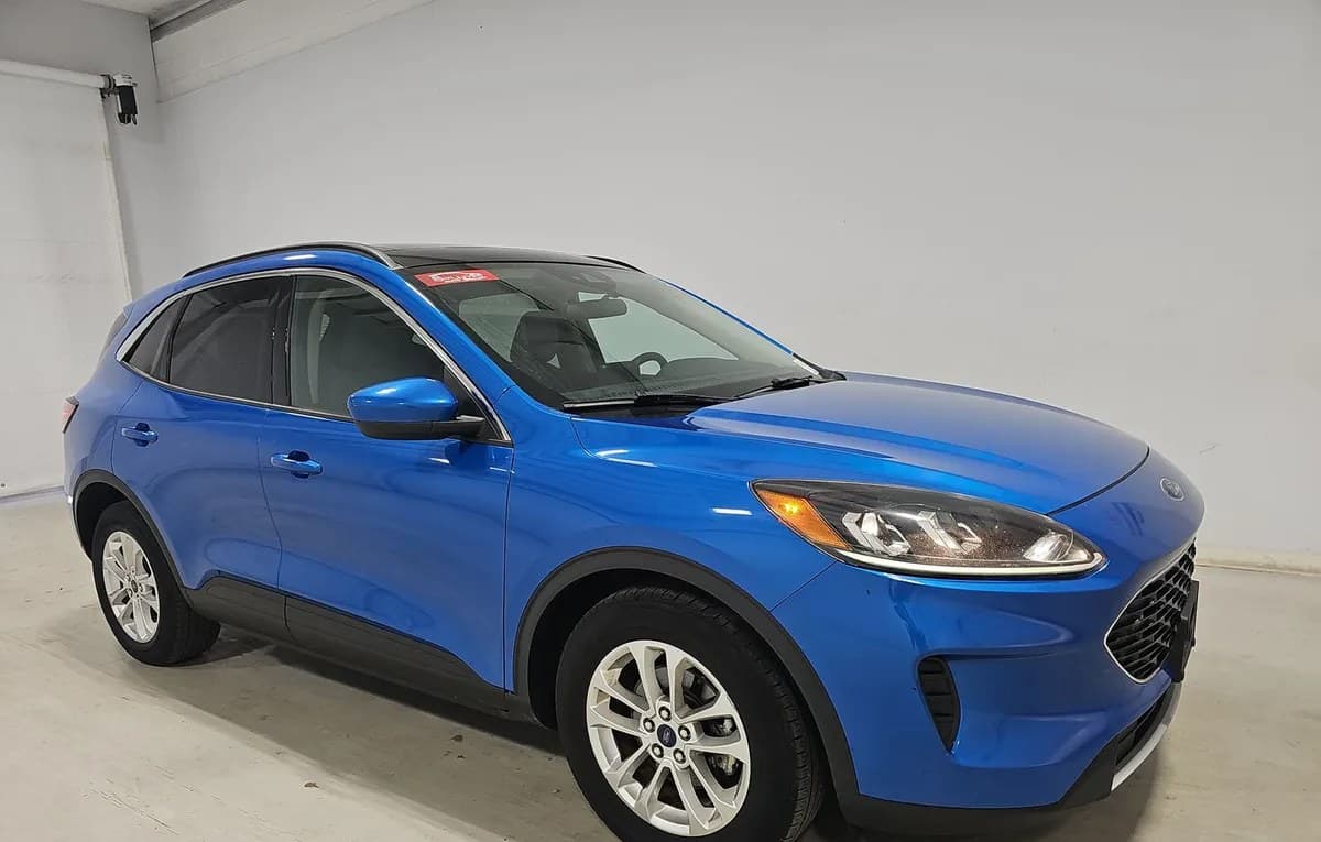 2020 FORD ESCAPE SE 4